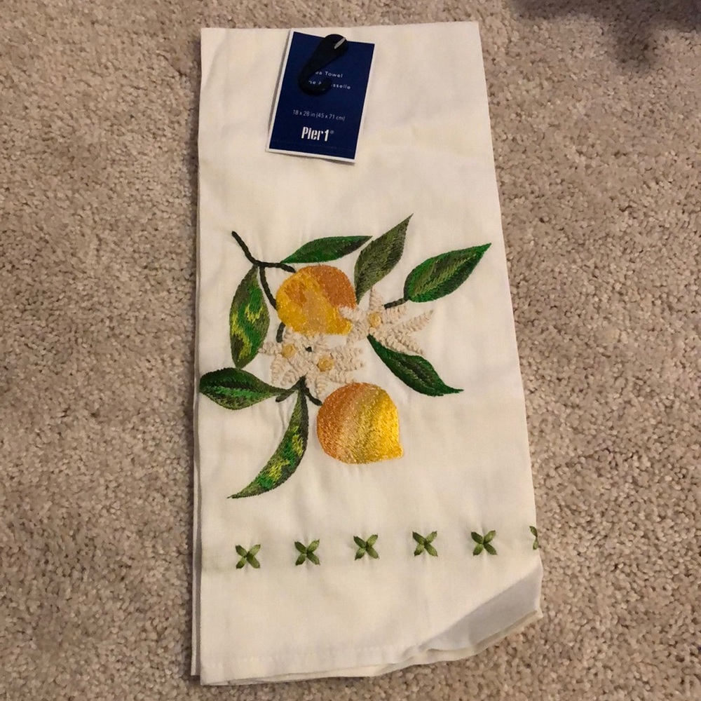 NWT Pier 1 tea towel